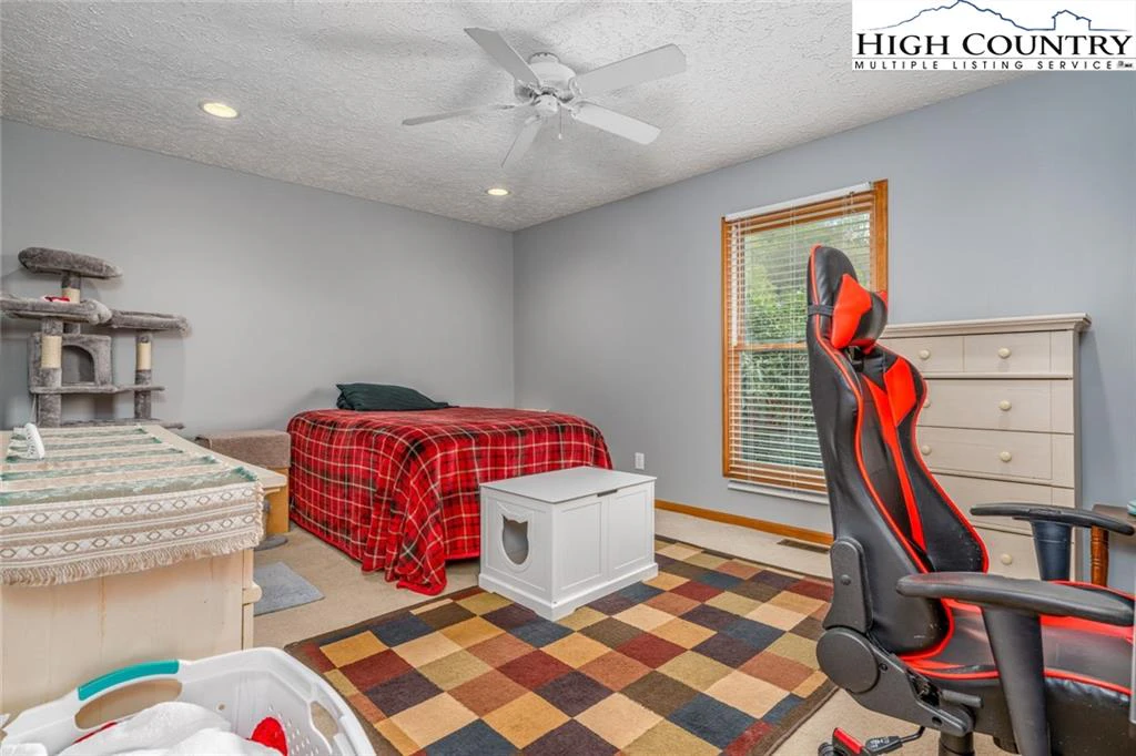 Image number 5 for the current listing