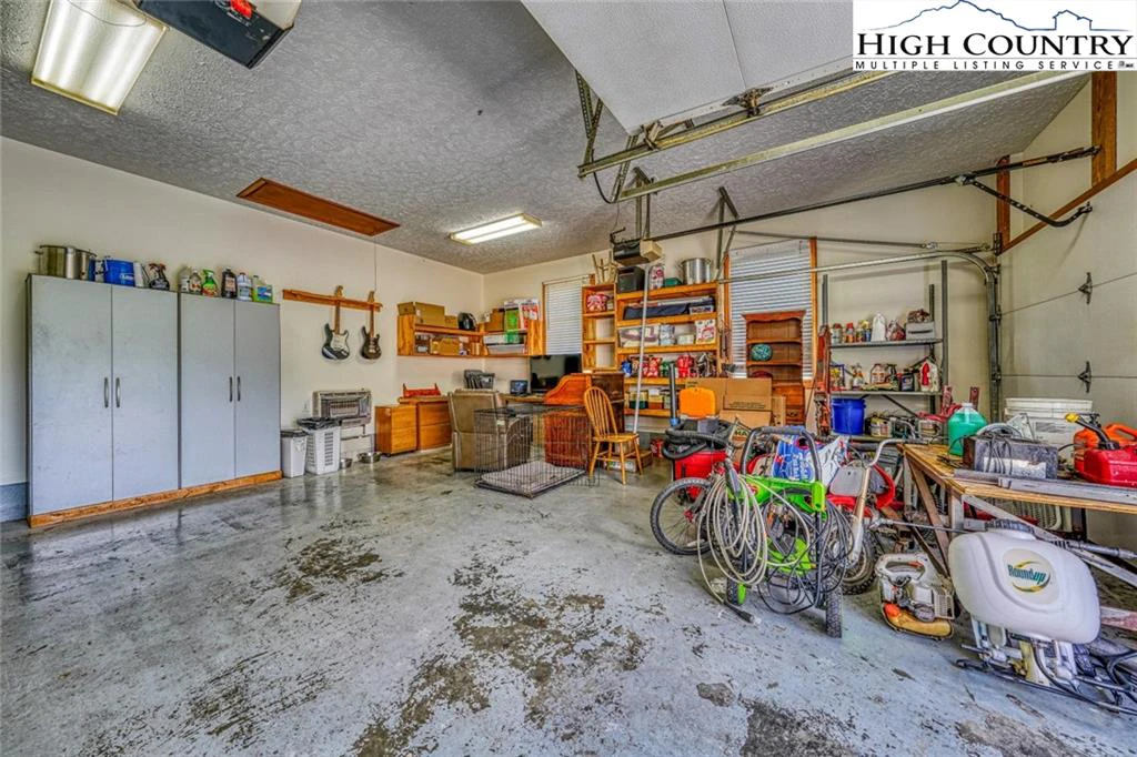 Image number 2 for the current listing