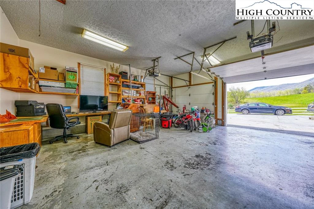 Image number 12 for the current listing