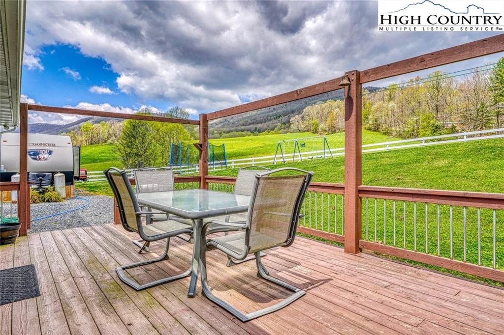 Image number 18 for the current listing