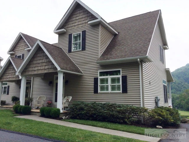 Image number 1 for the current listing