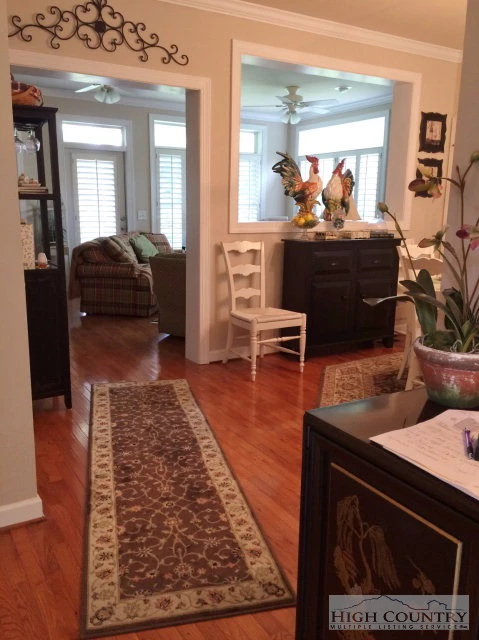 Image number 10 for the current listing