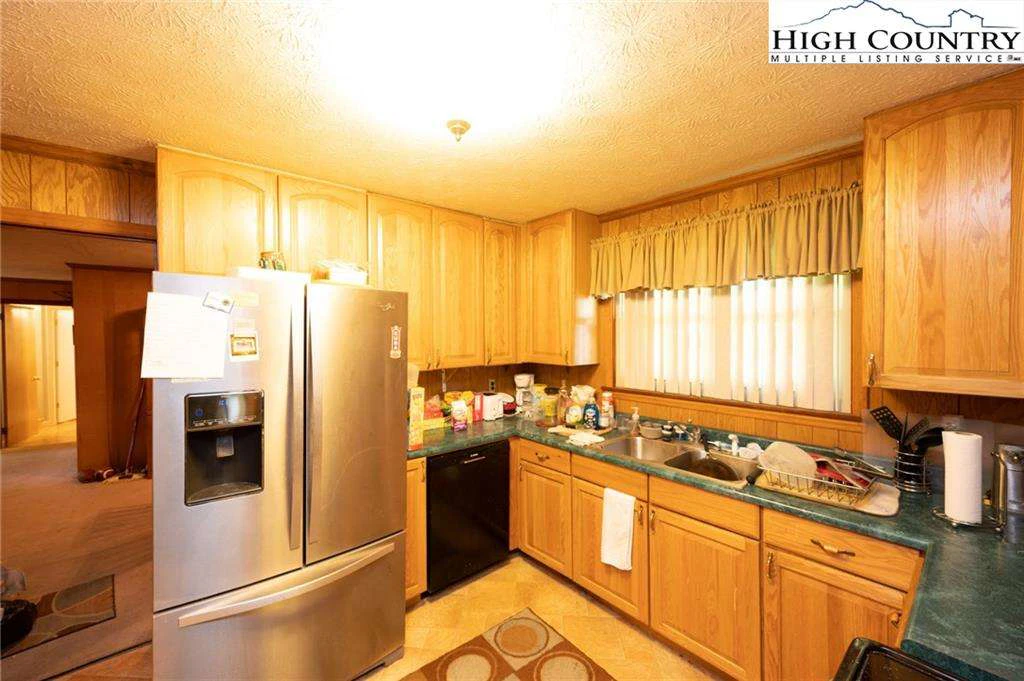 Image number 19 for the current listing