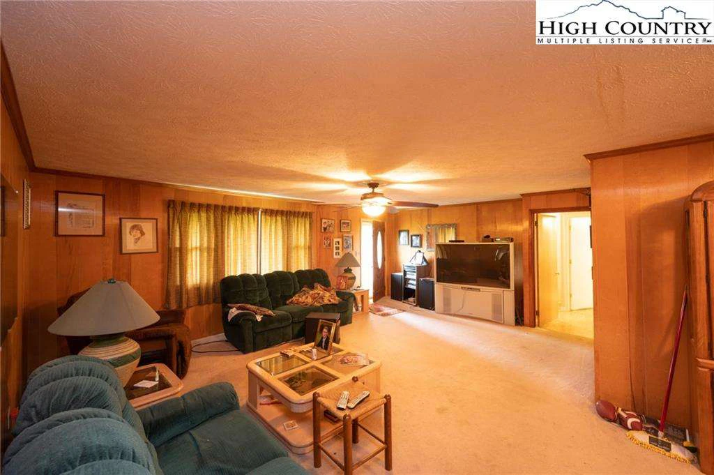 Image number 18 for the current listing