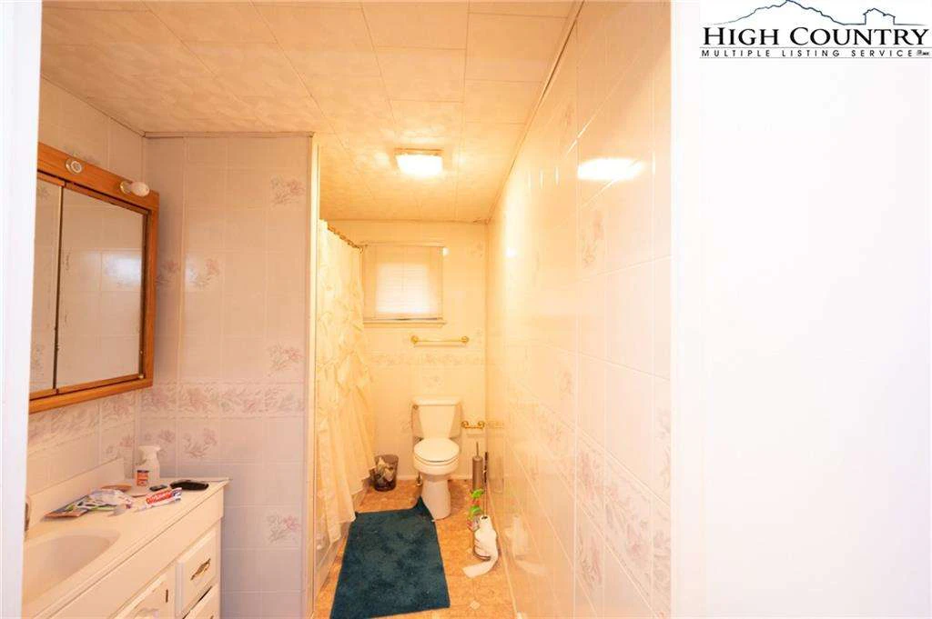 Image number 7 for the current listing
