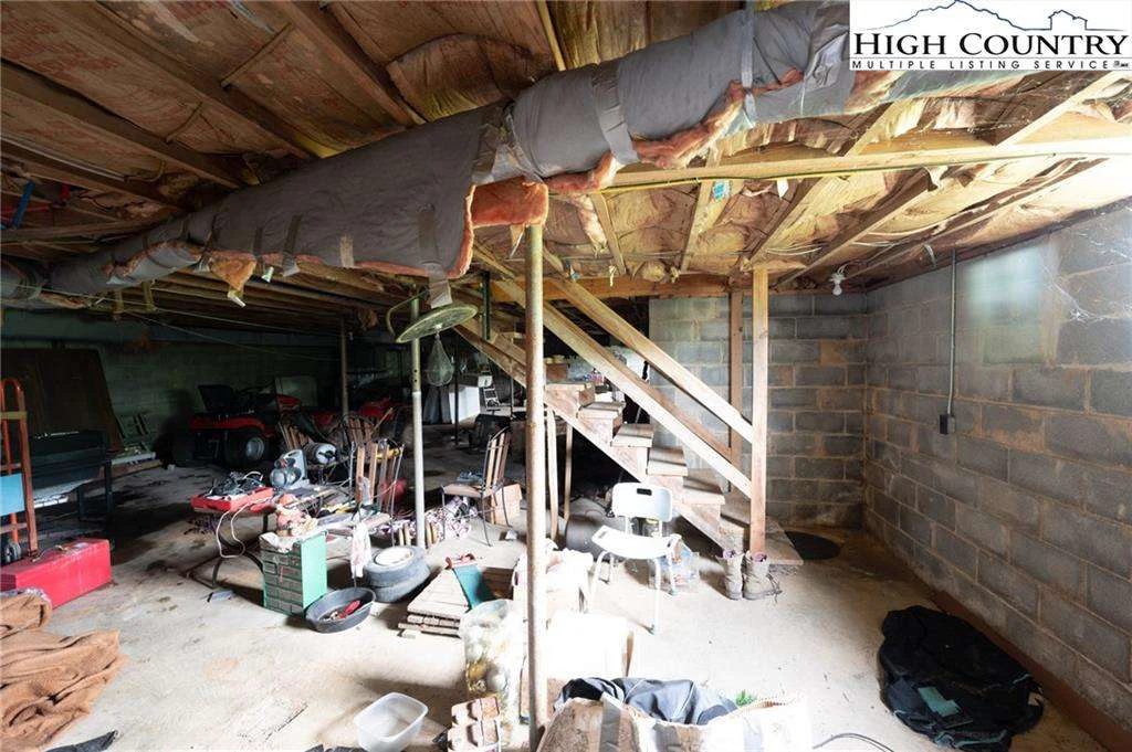 Image number 11 for the current listing