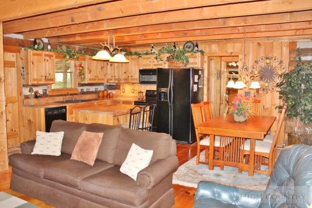 Image number 8 for the current listing