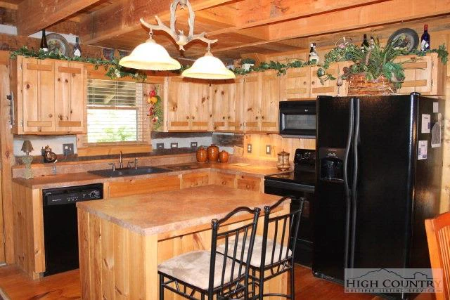 Image number 7 for the current listing