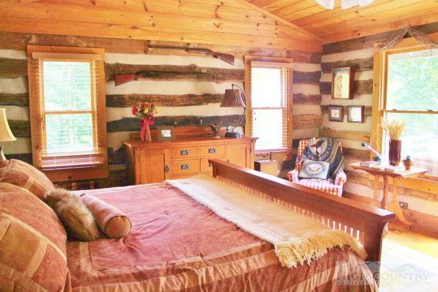 Image number 4 for the current listing