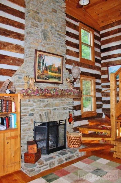 Image number 19 for the current listing