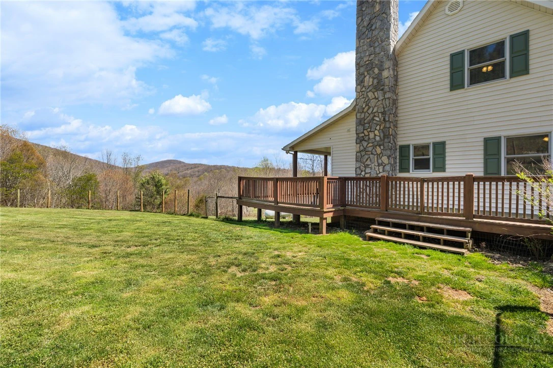 Image number 20 for the current listing