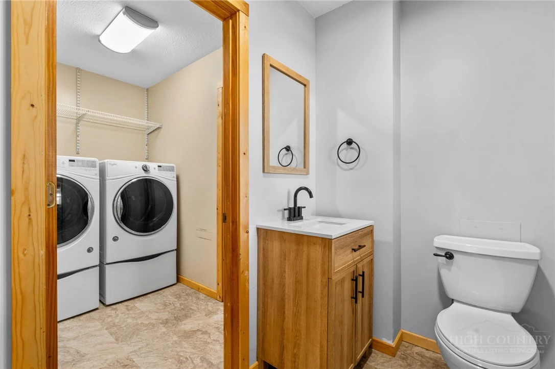 Image number 3 for the current listing