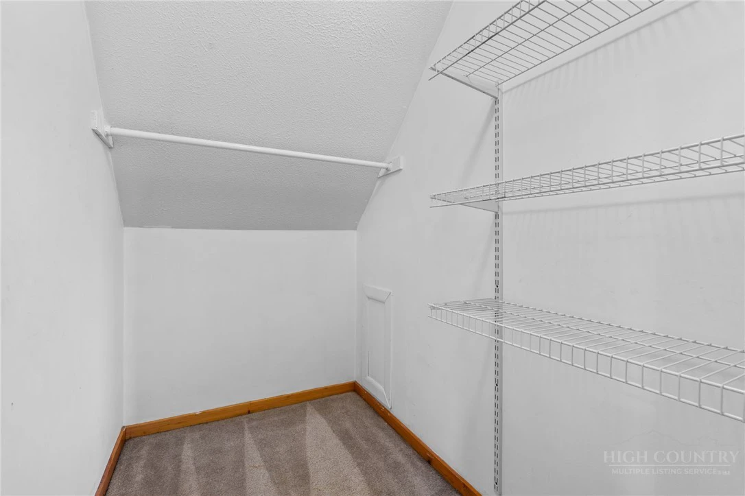 Image number 5 for the current listing