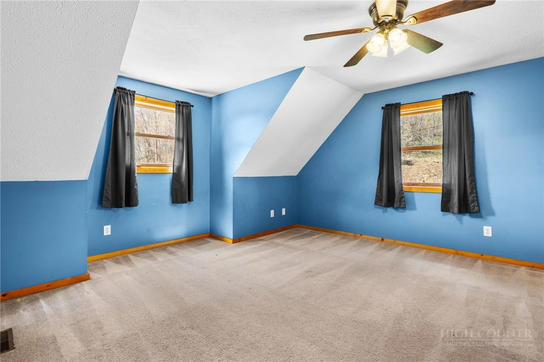 Image number 6 for the current listing