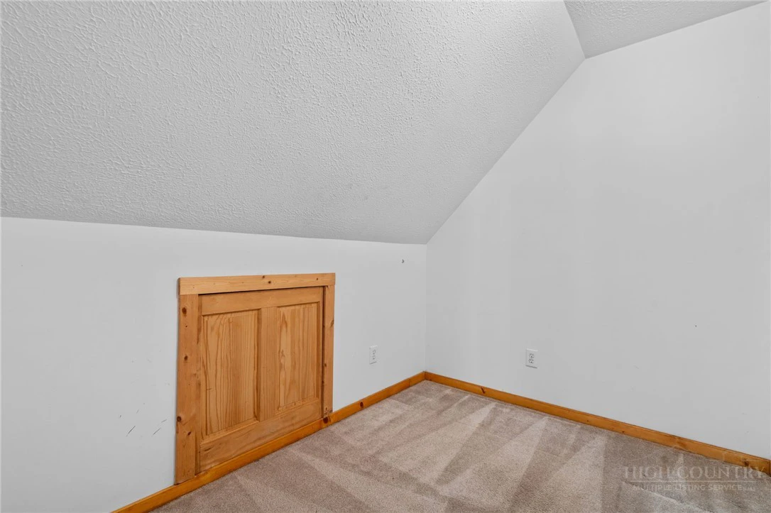 Image number 9 for the current listing