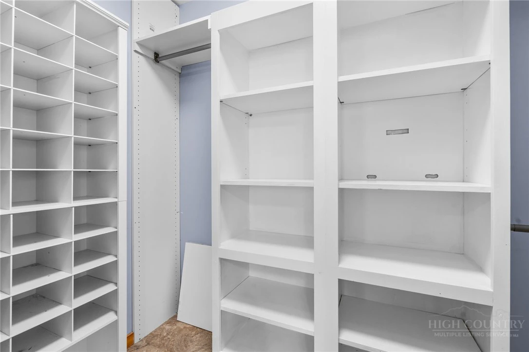 Image number 2 for the current listing