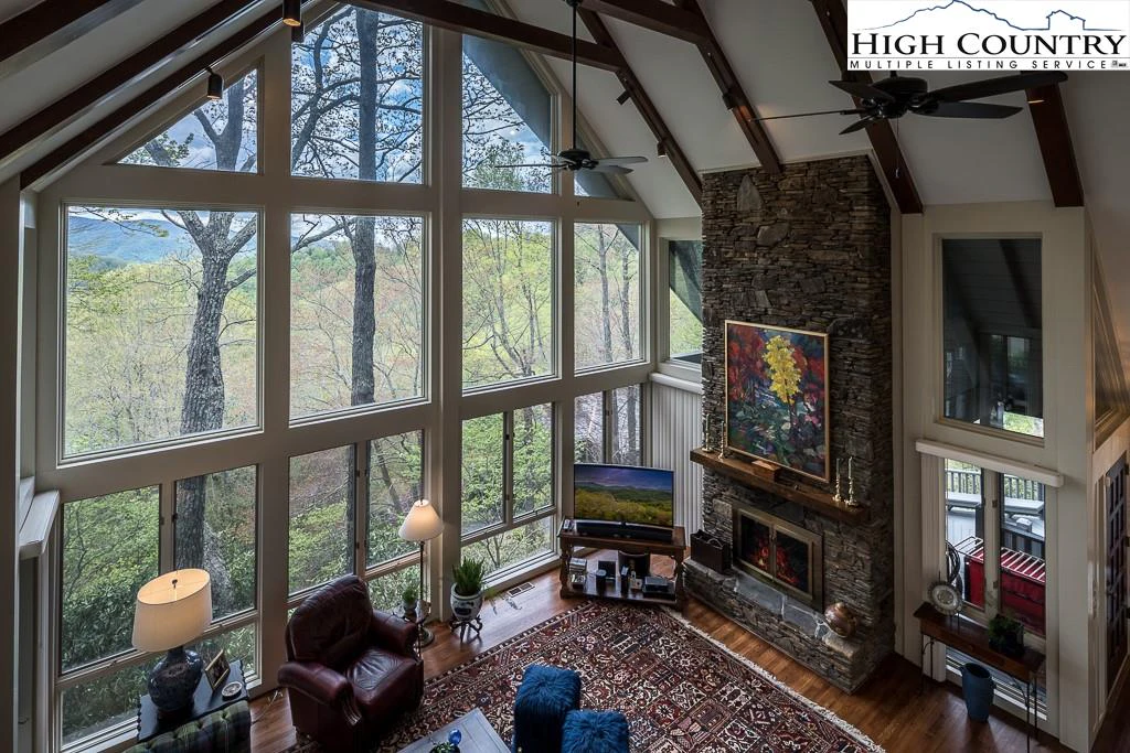 Image number 8 for the current listing
