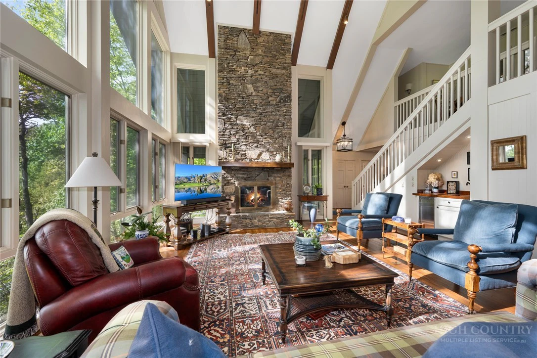 Image number 5 for the current listing