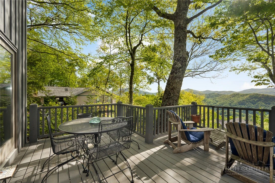 Image number 14 for the current listing