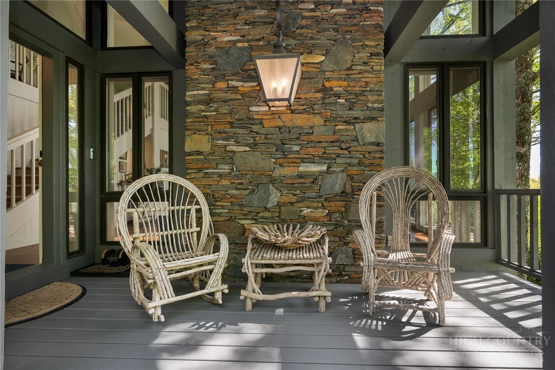 Image number 3 for the current listing
