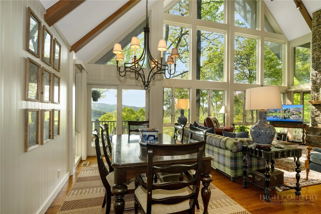 Image number 7 for the current listing