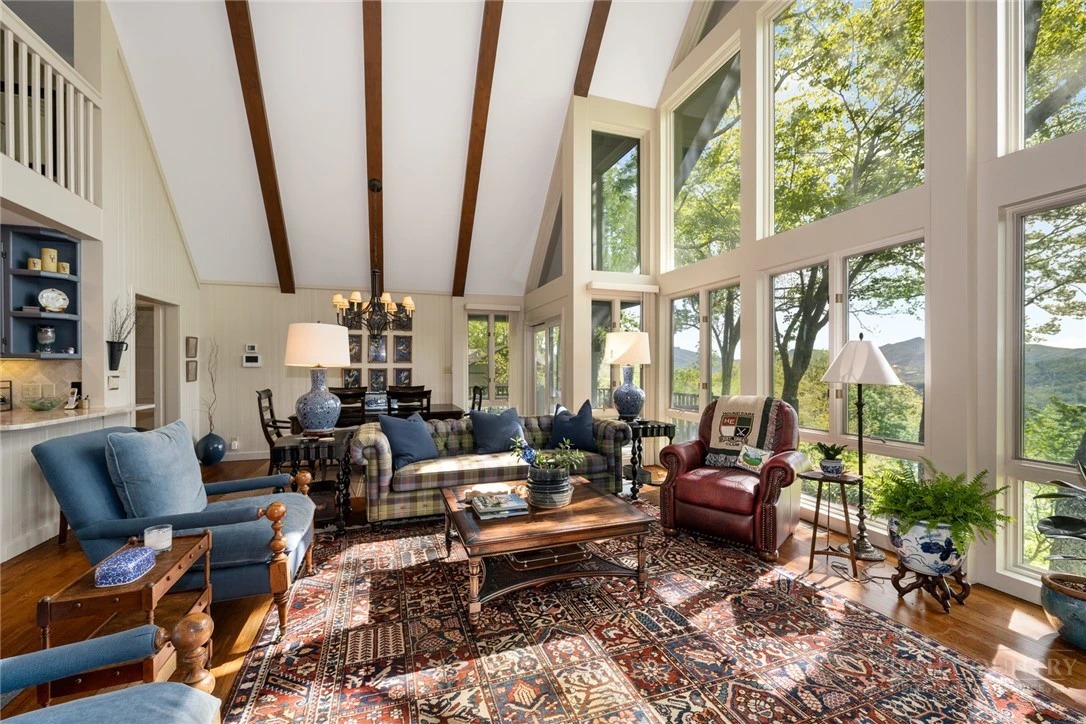 Image number 9 for the current listing