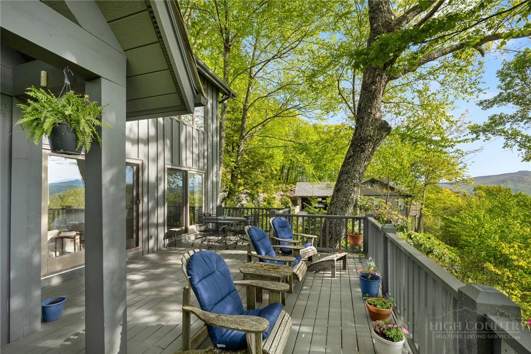 Image number 13 for the current listing