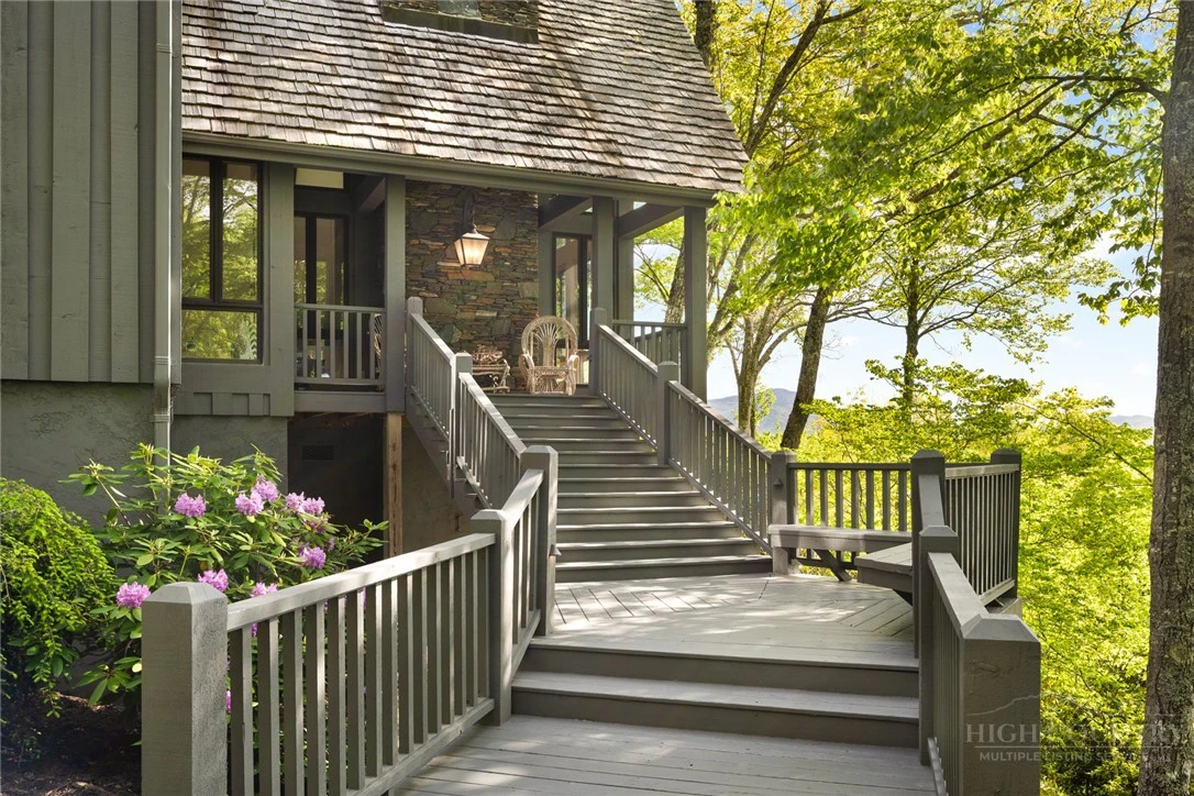 Image number 2 for the current listing