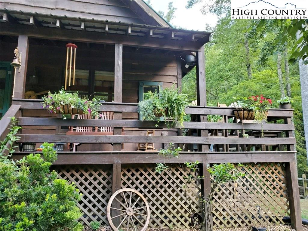 Image number 18 for the current listing