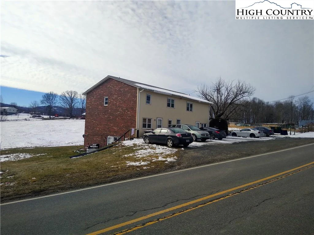 Image number 1 for the current listing