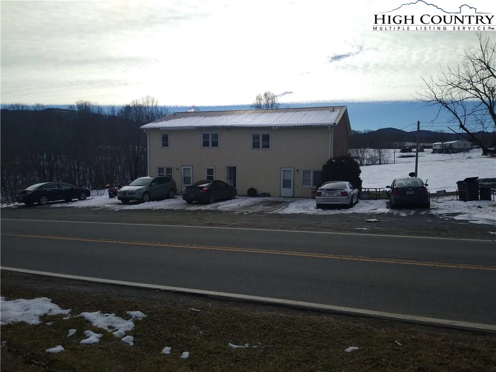 Image number 3 for the current listing