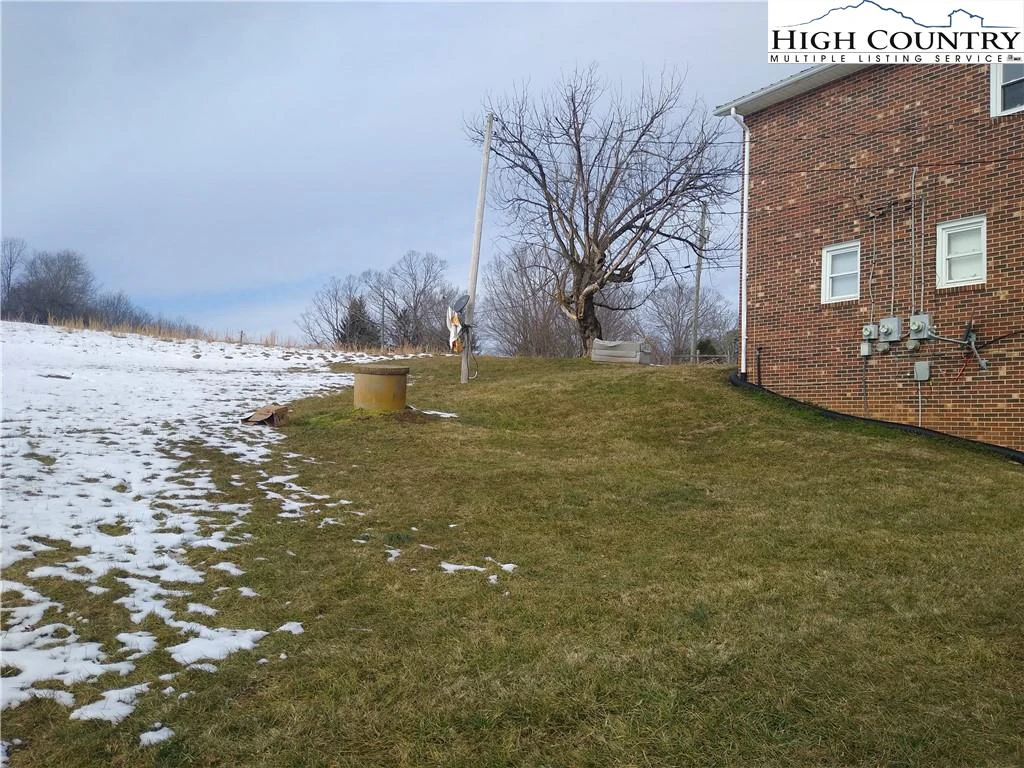 Image number 5 for the current listing