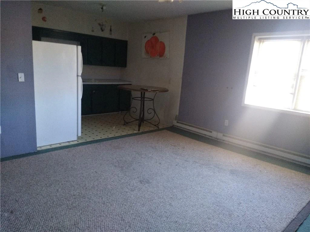 Image number 7 for the current listing