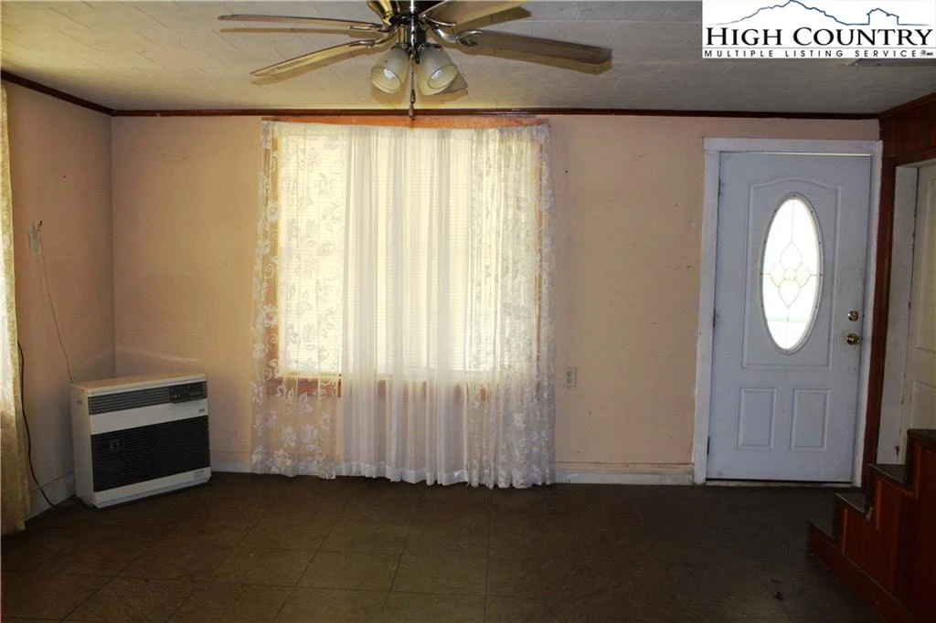 Image number 2 for the current listing