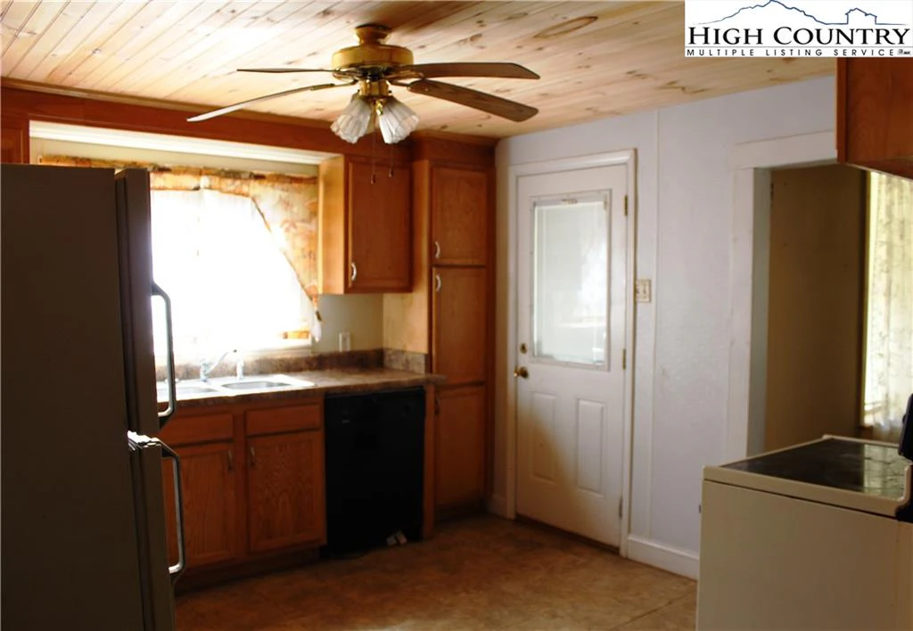 Image number 12 for the current listing