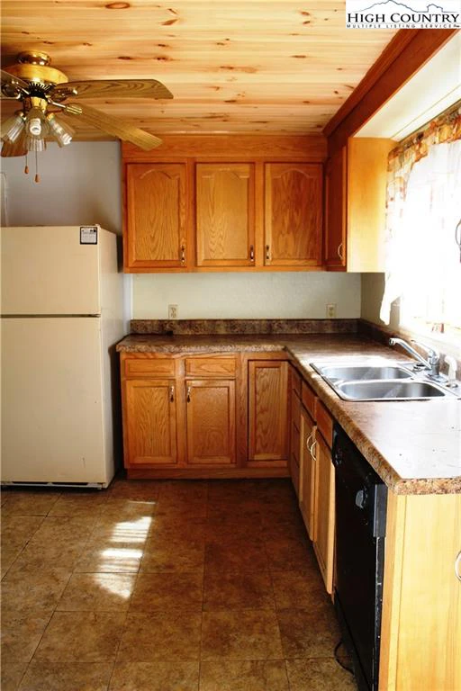 Image number 11 for the current listing
