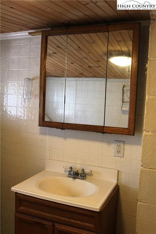 Image number 7 for the current listing