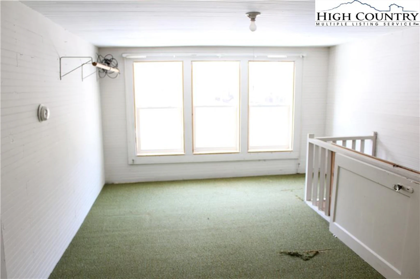 Image number 4 for the current listing