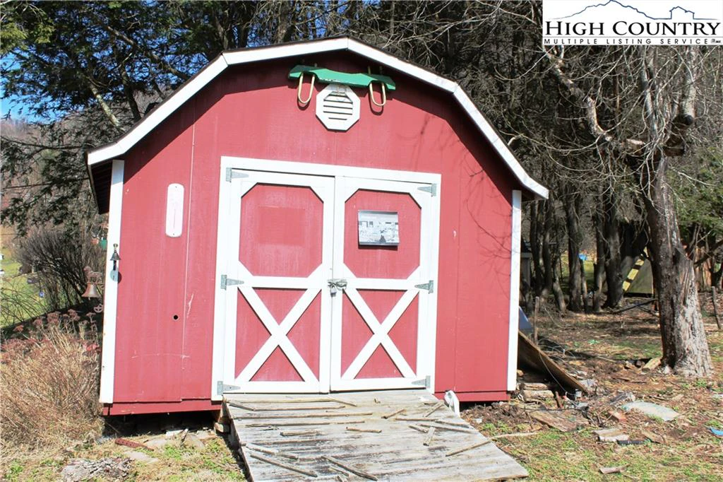 Image number 16 for the current listing