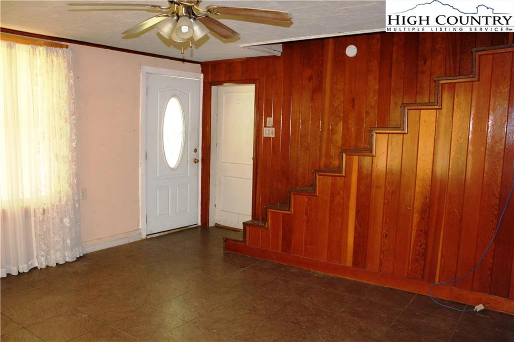 Image number 13 for the current listing