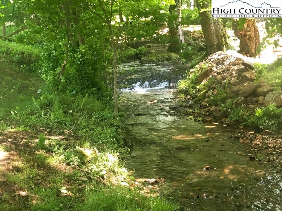 Image number 14 for the current listing