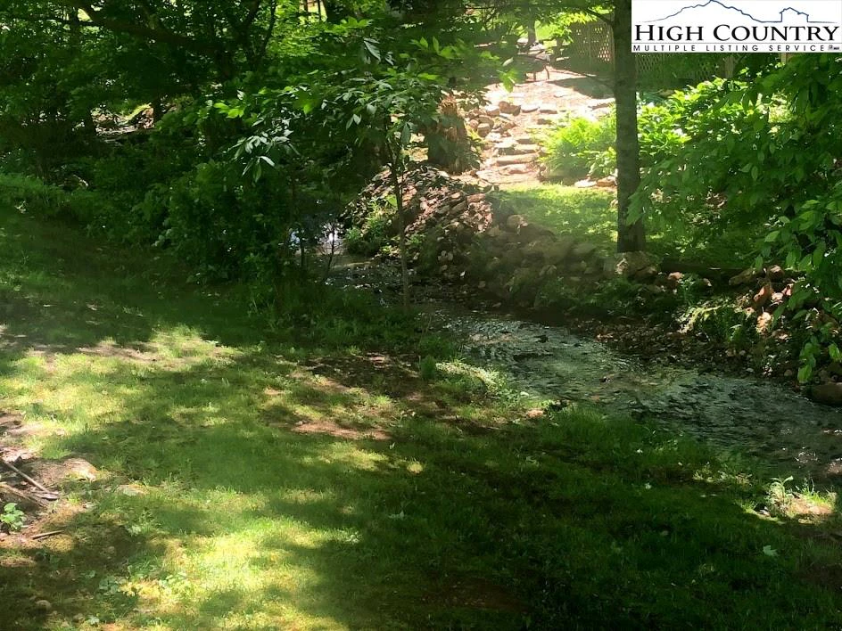 Image number 9 for the current listing