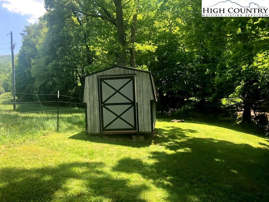 Image number 8 for the current listing
