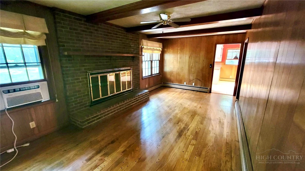 Image number 3 for the current listing