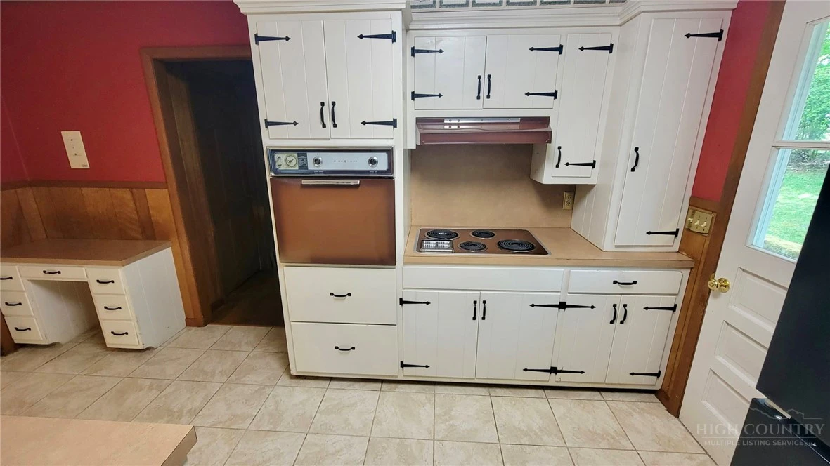 Image number 5 for the current listing