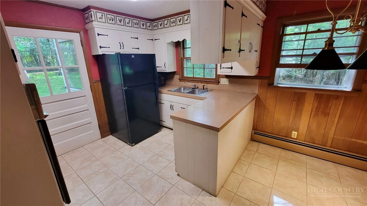 Image number 6 for the current listing