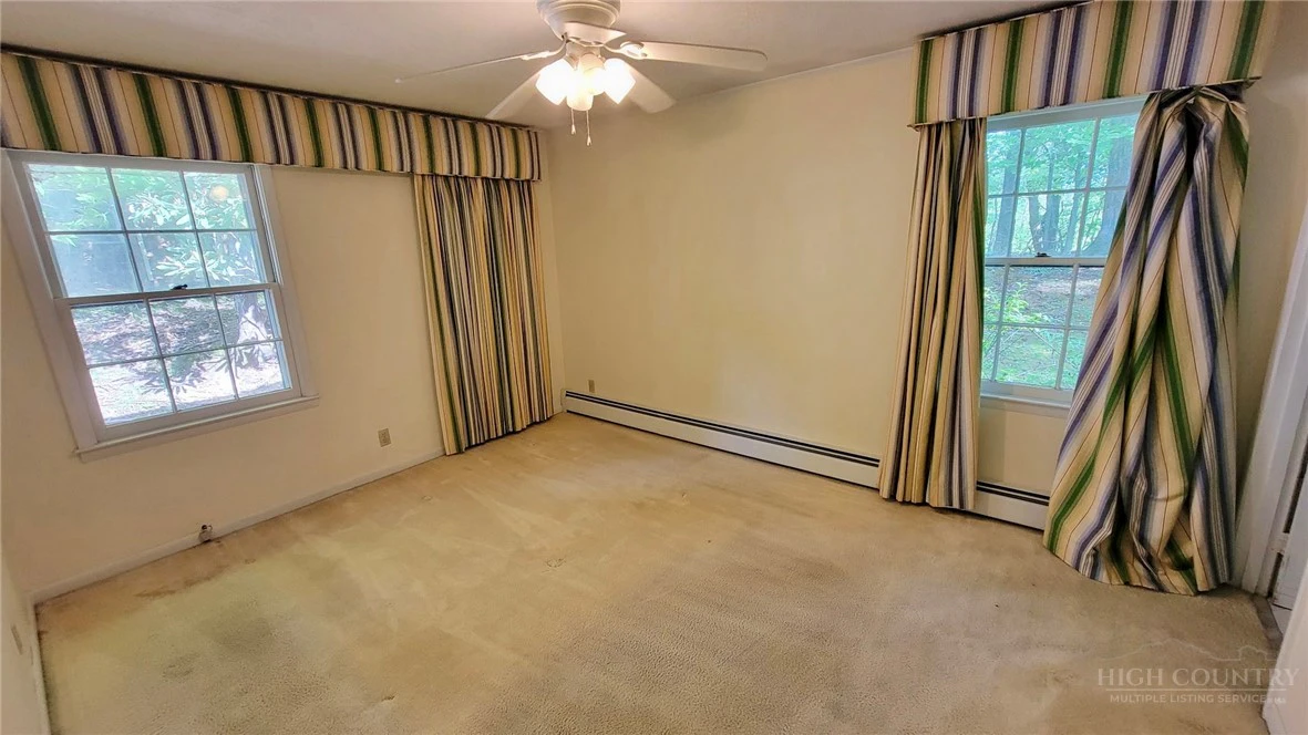Image number 10 for the current listing