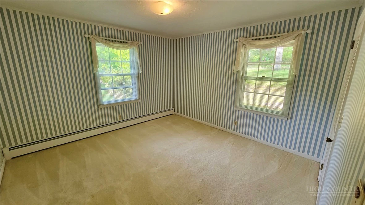 Image number 12 for the current listing