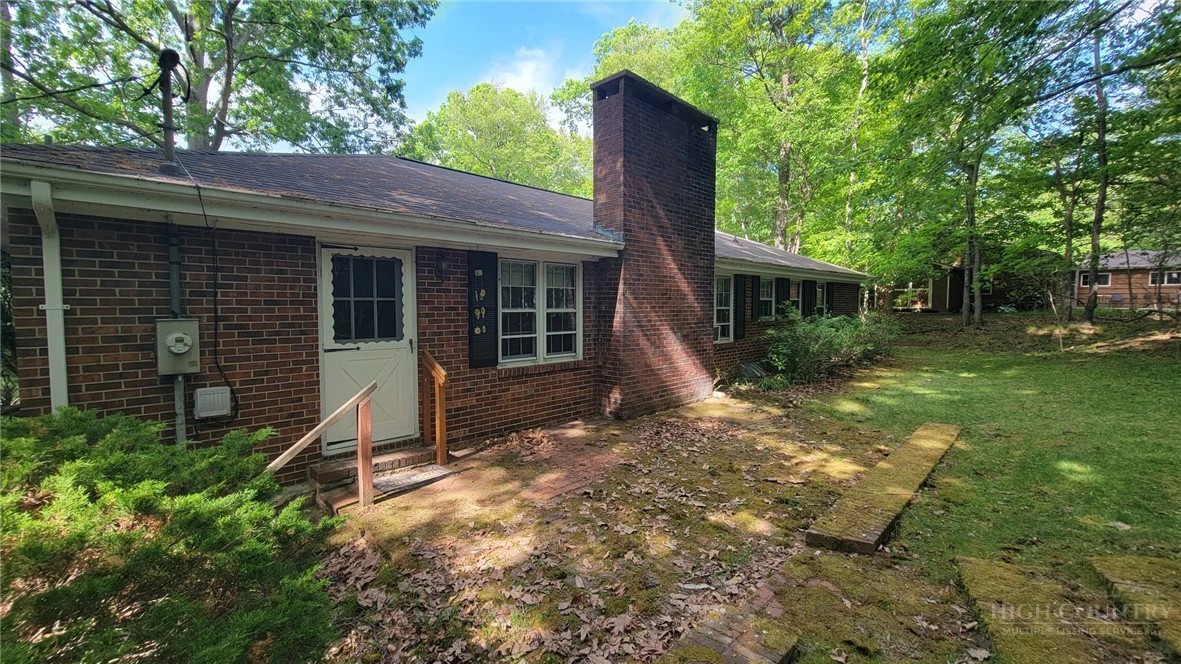 Image number 17 for the current listing