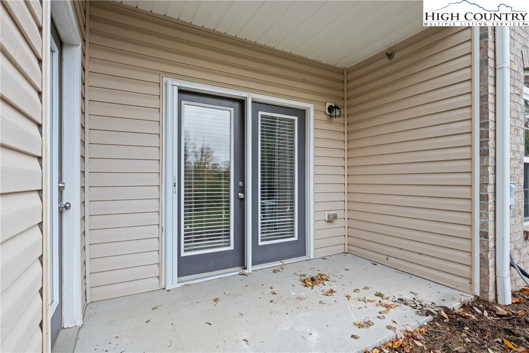 Image number 6 for the current listing